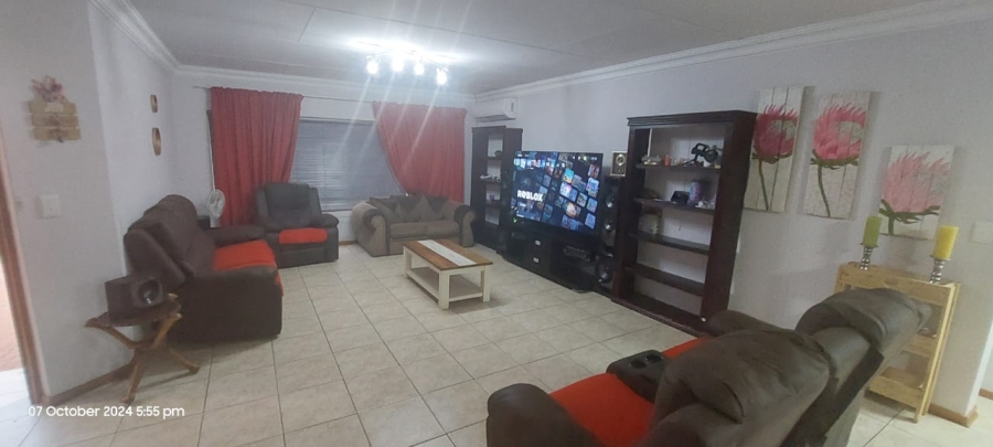 3 Bedroom Property for Sale in Safari Gardens North West